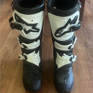 Alpinestars Dual-Tone Riding Boots